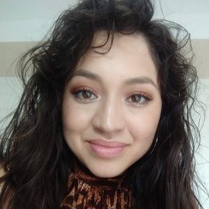 Meet your Posher, Leslie